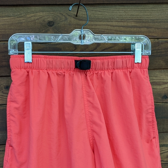 Columbia woman's hiking shorts w/ adjustable waist Size Small - Picture 3 of 6